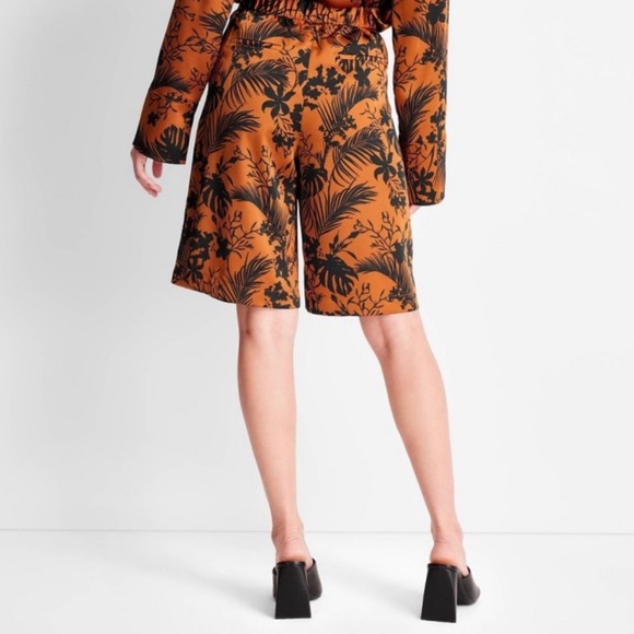 Kahlana barfield future collective Bermuda shorts - Picture 2 of 3